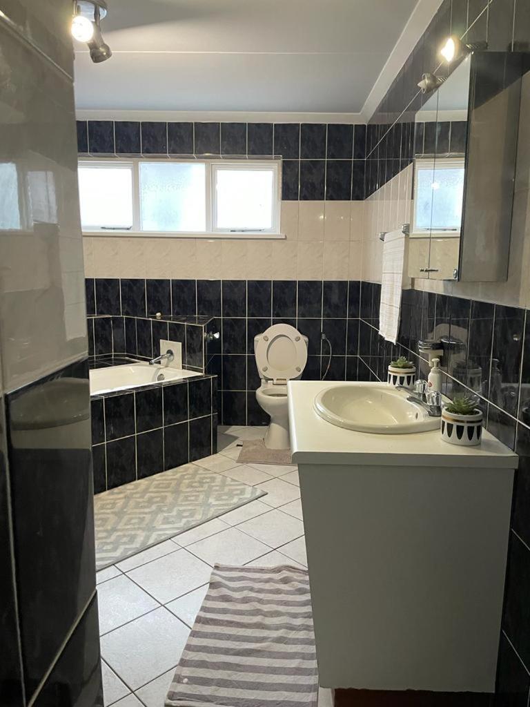 וואלביס ביי Coastwave Guest House מראה חיצוני תמונה