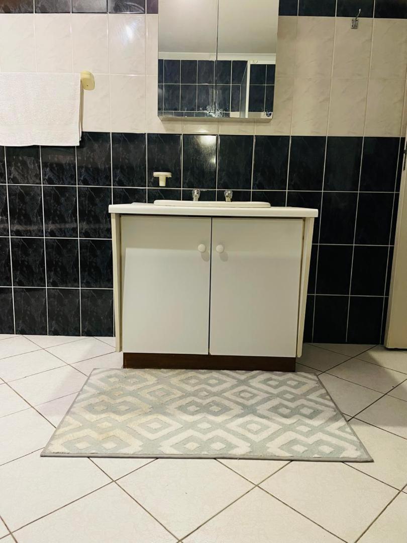 וואלביס ביי Coastwave Guest House מראה חיצוני תמונה