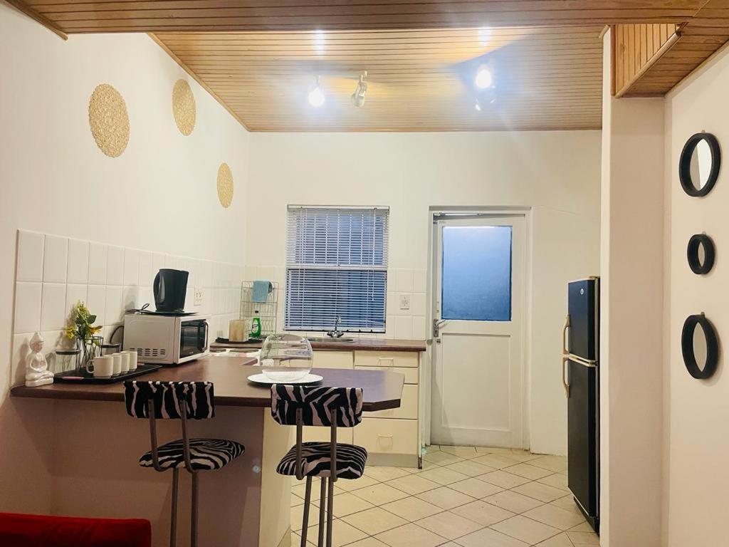 וואלביס ביי Coastwave Guest House מראה חיצוני תמונה