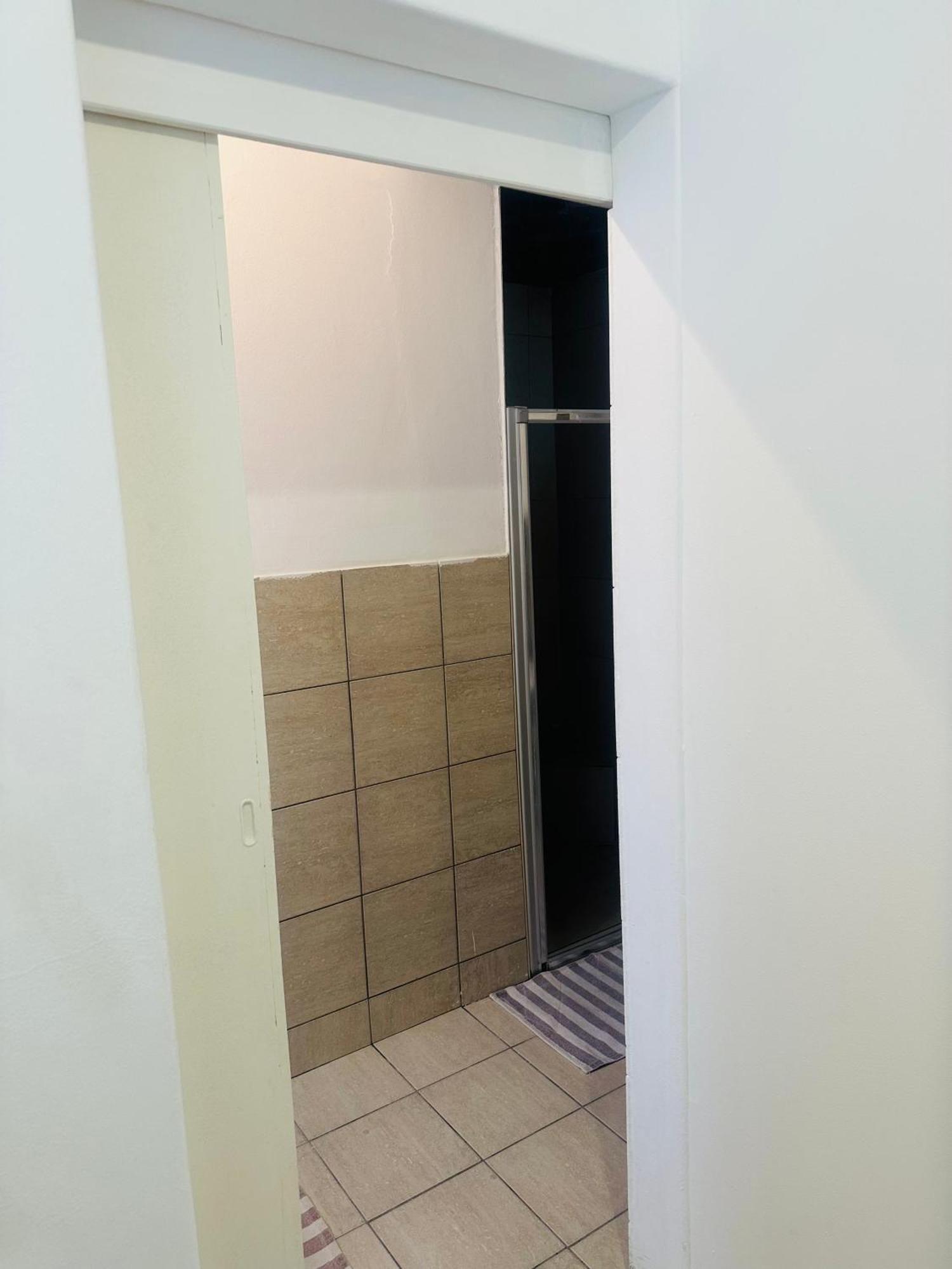 וואלביס ביי Coastwave Guest House מראה חיצוני תמונה